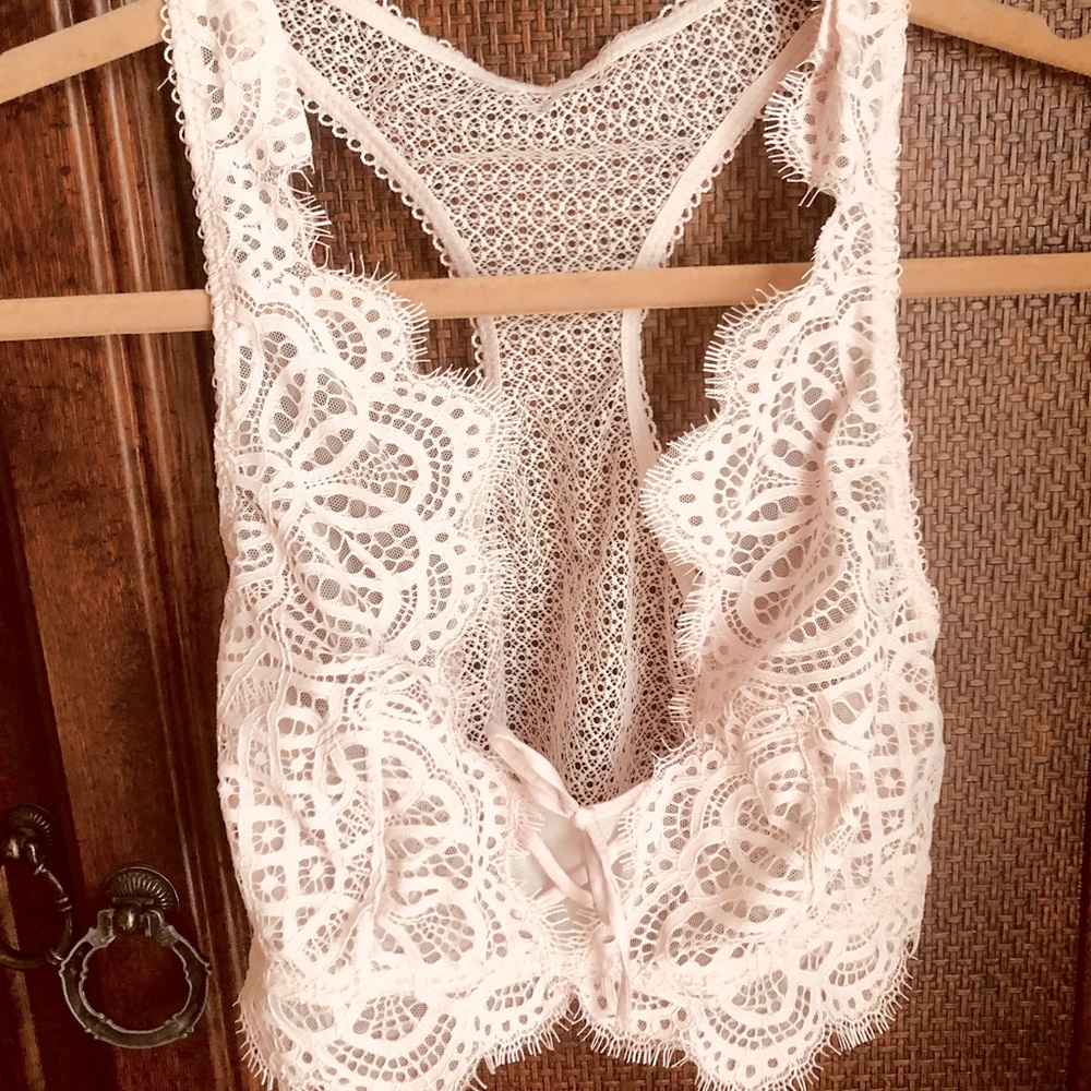 NWT Victoria’s Secret Bralette M
